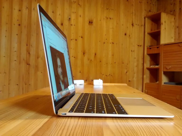 Exploring the MacBook 12-inch M7: A Powerful Compact Laptop